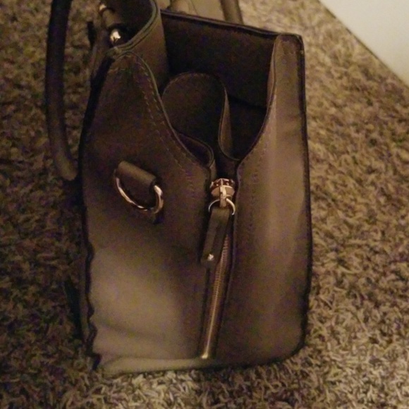 Purse - Picture 3 of 4